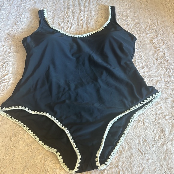 One-piece swimsuit in size XL • mossimo - Picture 2 of 10